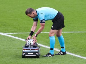 Cerita Mobil Kecil Pengantar Bola Piala Eropa 2020 yang Bikin Heboh Netizen Cerita Mobil Kecil Pengantar Bola Piala Eropa 2020 yang Bikin Heboh Netizen