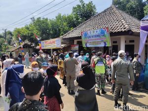 Duh, Peresmian Kampung Tangguh di Pandeglang Timbulkan Kerumunan Duh, Peresmian Kampung Tangguh di Pandeglang Timbulkan Kerumunan