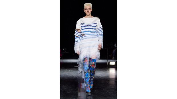 Rekonstruksi Gaultier Couture Versi Chitose Abe dari Sacai