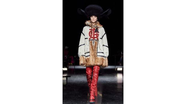 Rekonstruksi Gaultier Couture Versi Chitose Abe dari Sacai