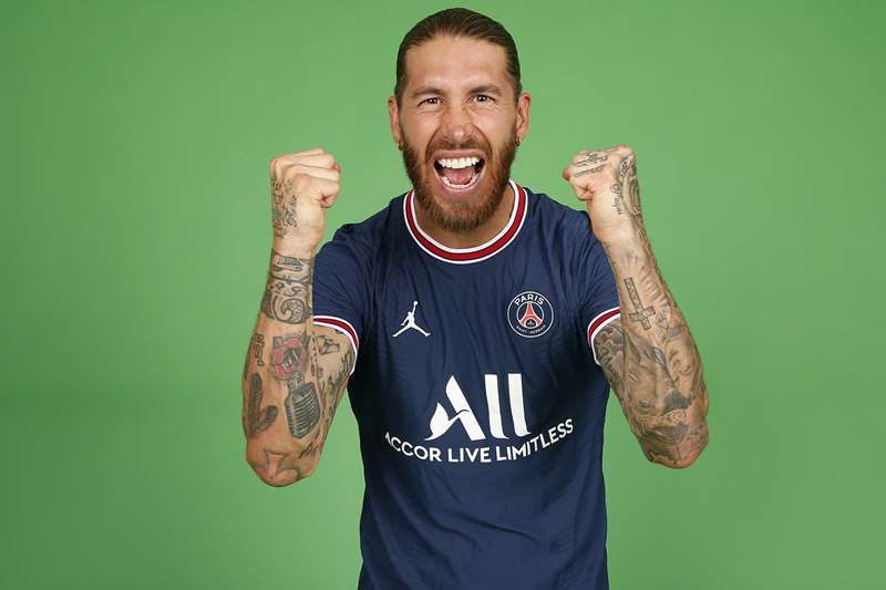 Sergio Ramos resmi bergabung ke Paris Saint-Germain, Kamis 8 Juli 2021.