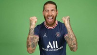 Bek anyar baru, Sergio Ramos, juga dipastikan menyegel pos bek tengah, menjadi tandem Kimpembe. Pemain asal Spanyol itu baru direkrut, juga bebas transfer, dari Real Madrid. (Foto: dok. Paris Saint-Germain)
