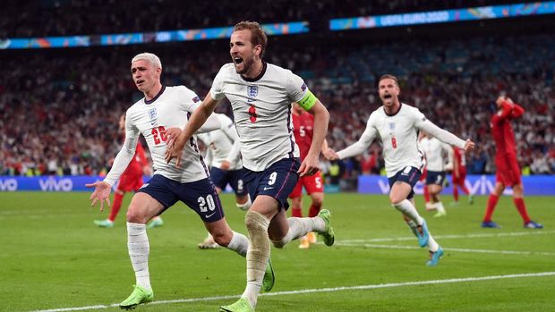 Soccer Football - Euro 2020 - Semi Final - England v Denmark - Wembley Stadium, London, Britain - July 7, 2021 England's Harry Kane celebrates scores their second goal Pool via REUTERS/Laurence Griffiths