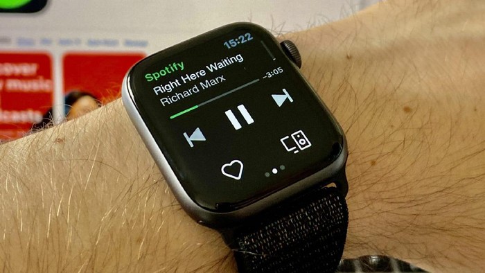 Koleksi Spotify Kini Bisa Didengar Offline di Apple Watch