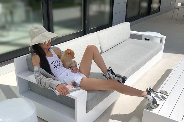 Vera Wang saat berjemur/instagram.com/verawang Vera Wang saat berjemur/instagram.com/verawang