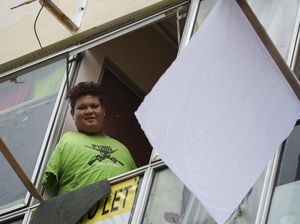 Warga Malaysia Kibarkan Bendera Putih Saat Lockdown, Ada Apa?