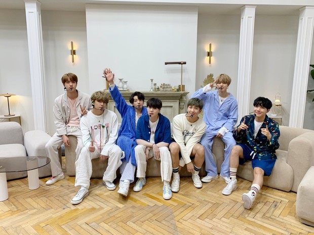 Army Indonesi urutan 3 terbanyak di dunia/ Foto: Twitter/ @BTS_official ARMY Indonesia berada di urutan ketiga sebagai penggemar BTS terbanyak setelah Filipina sebanyak 21 persen dan diikuti Korea Selatan diurutan ke-2