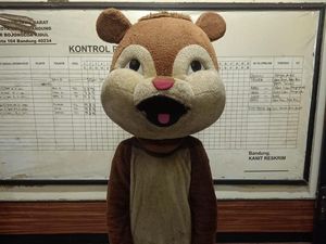 Pukul Pemotor di Bandung, Pengamen Berkostum Badut Diamankan Polisi