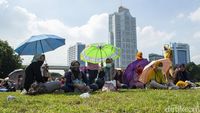 Bukan Piknik! Warga Serbu Vaksinasi Gratis di Jakarta