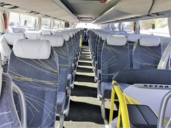 Hindari PPKM Darurat, Pasangan Ini Gelar Resepsi Pernikahan di Dalam Bus Berjalan