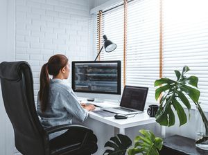 Programmer Jadi Barang Langka di RI, Segini Gaji dan Biaya Kuliahnya Programmer Jadi Barang Langka di RI, Segini Gaji dan Biaya Kuliahnya