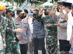 Di Sidoarjo, Panglima TNI-Kapolri Jelaskan Pentingnya PPKM Darurat-Vaksinasi