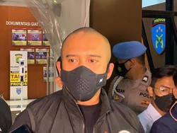 Dinilai Berlebihan Bawa Senpi ke Rumah Nia Ramadhani, Ini Kata Polisi