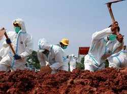 Lahan Kuburan di TPU Khusus COVID Terus Meluas Akibat Pertambahan Angka Kematian