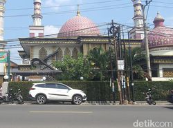 Tak Hanya di Jakarta, Masjid di Depok Tetap Salat Jumat Saat PPKM Darurat