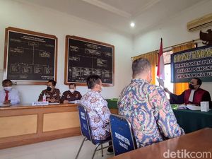 Langgar Prokes, WN Korea Bos Garmen di Sukabumi Didenda Rp 5 Juta Langgar Prokes, WN Korea Bos Garmen di Sukabumi Didenda Rp 5 Juta