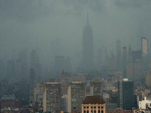 Stasiun Kereta Bawah Tanah New York Terendam Banjir Jelang Badai Elsa Stasiun Kereta Bawah Tanah New York Terendam Banjir Jelang Badai Elsa