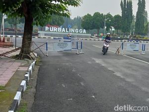 Lengangnya Purbalingga Saat Hari Pertama di Rumah Saja Lengangnya Purbalingga Saat Hari Pertama di Rumah Saja