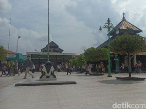 Tak Ada Bangunan Lebih Tinggi Simbol Warga Hormati Masjid Agung Demak Tak Ada Bangunan Lebih Tinggi Simbol Warga Hormati Masjid Agung Demak