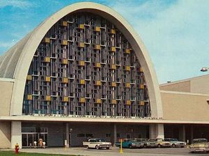 Tak Difungsikan Lagi, Terminal Bandara Ini Seperti Kota Hantu