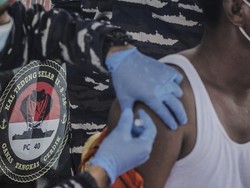 Dapat Alokasi Vaksinasi 200 Ribu Orang/Hari, TNI Terjunkan Siswa Akmil