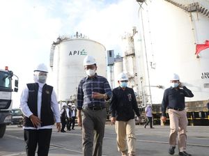 Khofifah Minta RS di Jatim Proaktif Isi Oksigen ke Pabrik atau Distributor