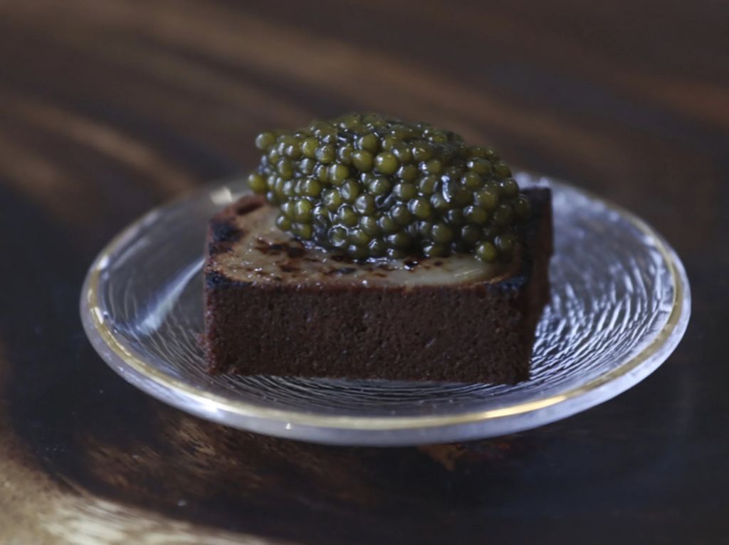 Chef Ini Sajikan Kaviar di Atas Es Krim Durian dan Bolu Pisang