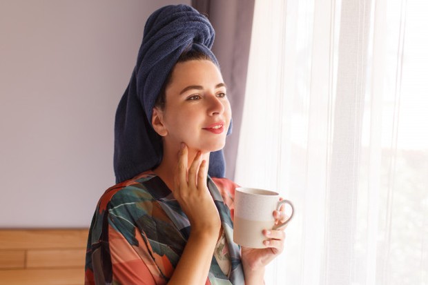 Perlu kamu ketahui Beauties, kulit wajah membutuhkan asupan vitamin D guna mencegah pertumbuhan bakteri.