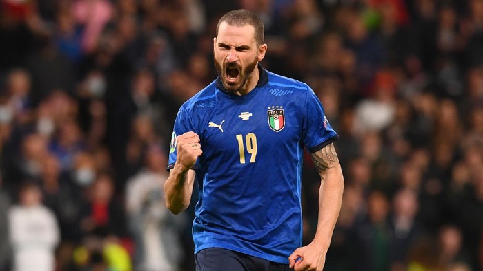 LONDON, ENGLAND - JULY 06: Leonardo Bonucci of Italy celebrates following their teams victory in the penalty shoot out after the UEFA Euro 2020 Championship Semi-final match between Italy and Spain at Wembley Stadium on July 06, 2021 in London, England. (Photo by Claudio Villa/Getty Images)