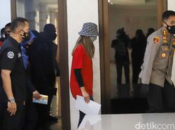 Nia Ramadhani Nangis saat Lihat Video Anak