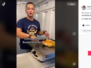 Alih Profesi, Pandemi COVID-19 Bikin Pilot Kece Ini Jualan Roti Bakar