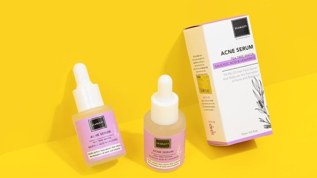 Bahan aktif skincare dalam Scarlett Acne Serum yang dikombinasikan secara kurang tepat dapat menyebabkan risiko jerawat lebih buruk.