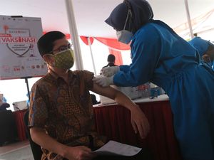 Bank DKI Gelar Vaksinasi Gratis Dosis Kedua Warga Bisa Daftar Lewat JAKI Bank DKI Gelar Vaksinasi Gratis Dosis Kedua Warga Bisa Daftar Lewat JAKI