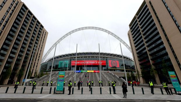 Pertandingan Inggris kontra Italia akan tersaji pada babak final Euro 2020. Laga tersebut akan berlangsung di Stadion Wembley, Inggris pada Minggu (11/7) waktu setempat atau Senin (12/7) dini hari WIB.