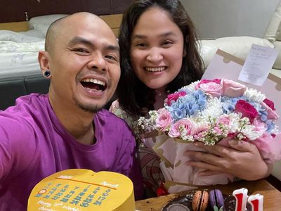 Keseruan Wendi Cagur Saat Tumpengan dan BBQ Bareng Keluarga