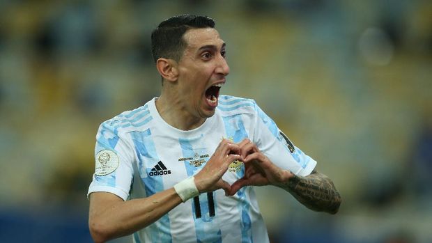 RIO DE JANEIRO, BRAZIL - JULY 10: Angel Di Maria of Argentina celebrates after scoring the first goal of his team during the final of Copa America Brazil 2021 between Brazil and Argentina at Maracana Stadium on July 10, 2021 in Rio de Janeiro, Brazil. (Photo by Alexandre Schneider/Getty Images)
