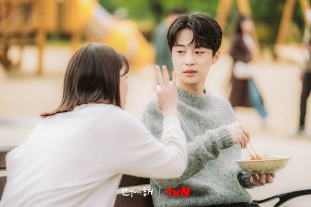 Bae Inhyuk dan Lee Hyeri