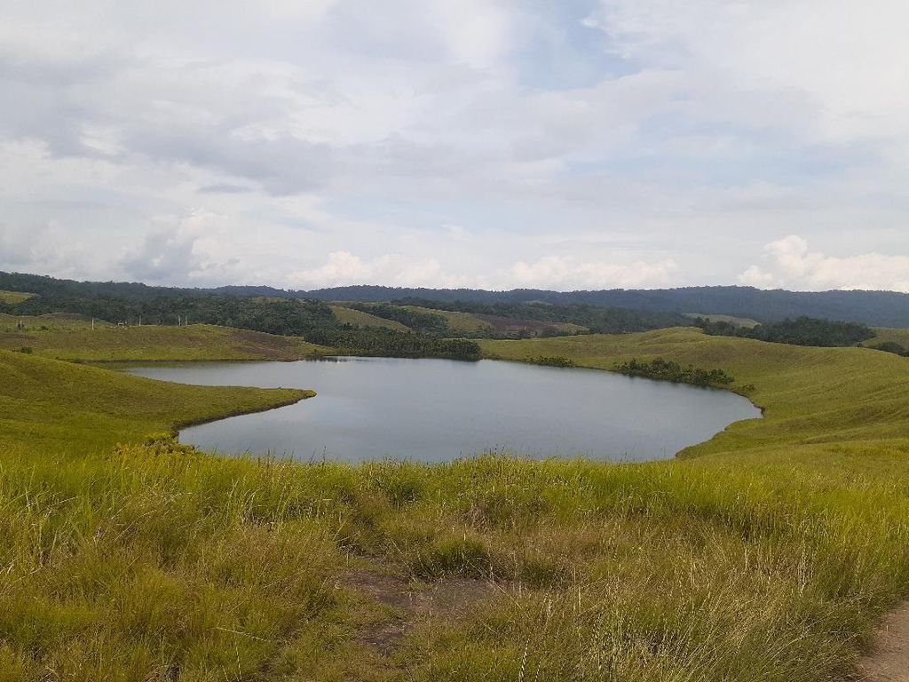Danau Love Punya View Magis, tapi Sayang Tidak Terawat Danau Love Punya View Magis, tapi Sayang Tidak Terawat