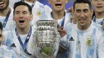 Foto Messi Tebar Senyum, Akhirnya Kecup Piala di Timnas Argentina