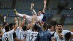 Foto Messi Tebar Senyum, Akhirnya Kecup Piala di Timnas Argentina