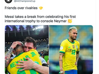 Netizen Terharu Messi Peluk Neymar dan Samai Ronaldo