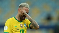 Brasil dikalahkan Argentina, Neymar pun menangis. (Foto: Getty Images/Alexandre Schneider)