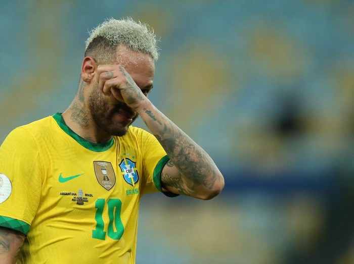 RIO DE JANEIRO, BRAZIL - JULY 10: Neymar Jr. of Brazil cries after losing the final of Copa America Brazil 2021 between Brazil and Argentina at Maracana Stadium on July 10, 2021 in Rio de Janeiro, Brazil. (Photo by Alexandre Schneider/Getty Images)