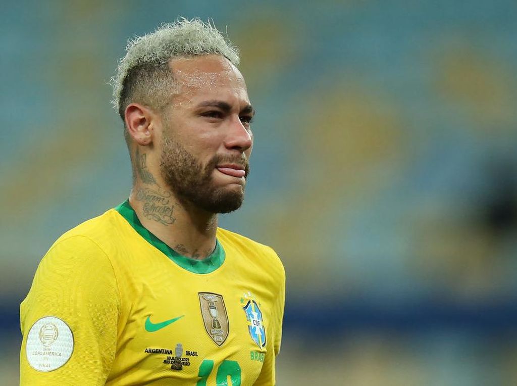 Neymar Mau Pensiun Usai Piala Dunia, Danilo: Hati-Hati Bicara!