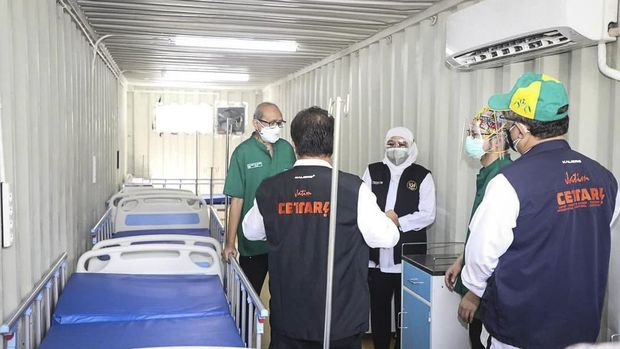 Rumah Sakit Umum Daerah (RSUD) dr Soetomo, Surabaya, menambah ruang perawatan khusus untuk pasien Covid-19 menggunakan kontainer.
