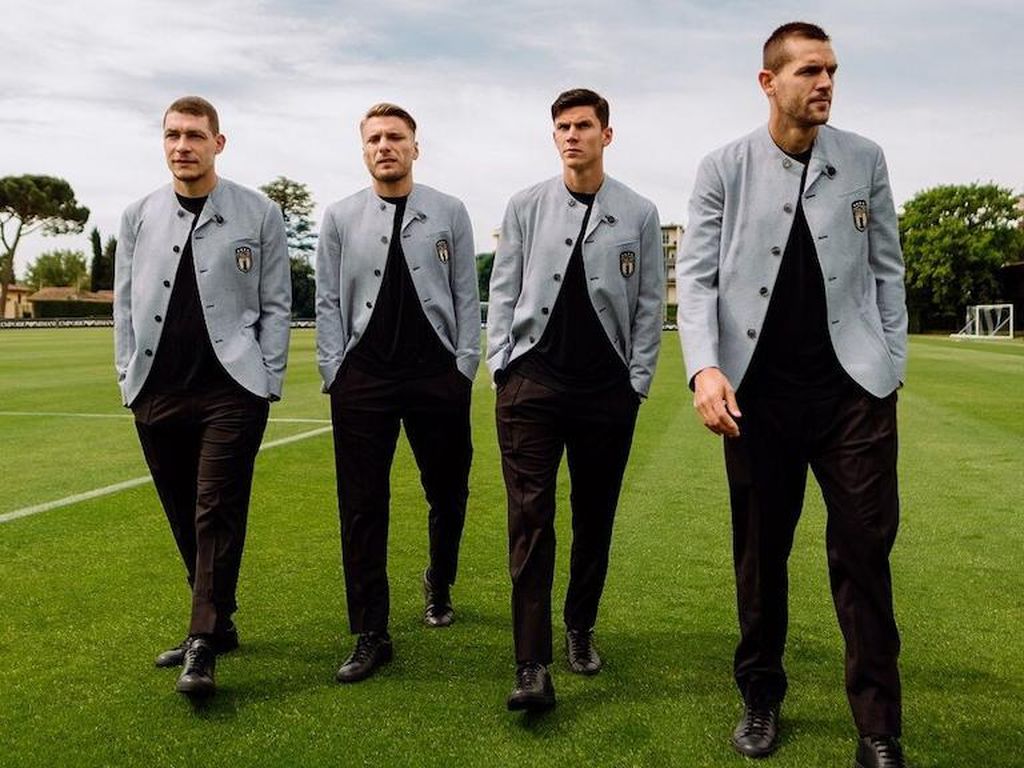 Adu Gaya Fashion Timnas Inggris Vs Italia Jelang Final Euro 2020 Adu Gaya Fashion Timnas Inggris Vs Italia Jelang Final Euro 2020