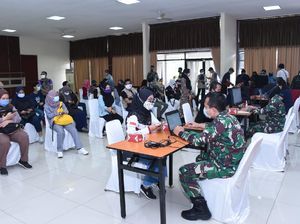 TNI Rekrut Ribuan Relawan untuk Program Vaksinasi Massal