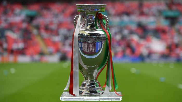 LONDON, ENGLAND - JULY 11: A general view of The Henri Delaunay Trophy prior to the UEFA Euro 2020 Championship Final between Italy and England at Wembley Stadium on July 11, 2021 in London, England. (Photo by Andy Rain - Pool/Getty Images)