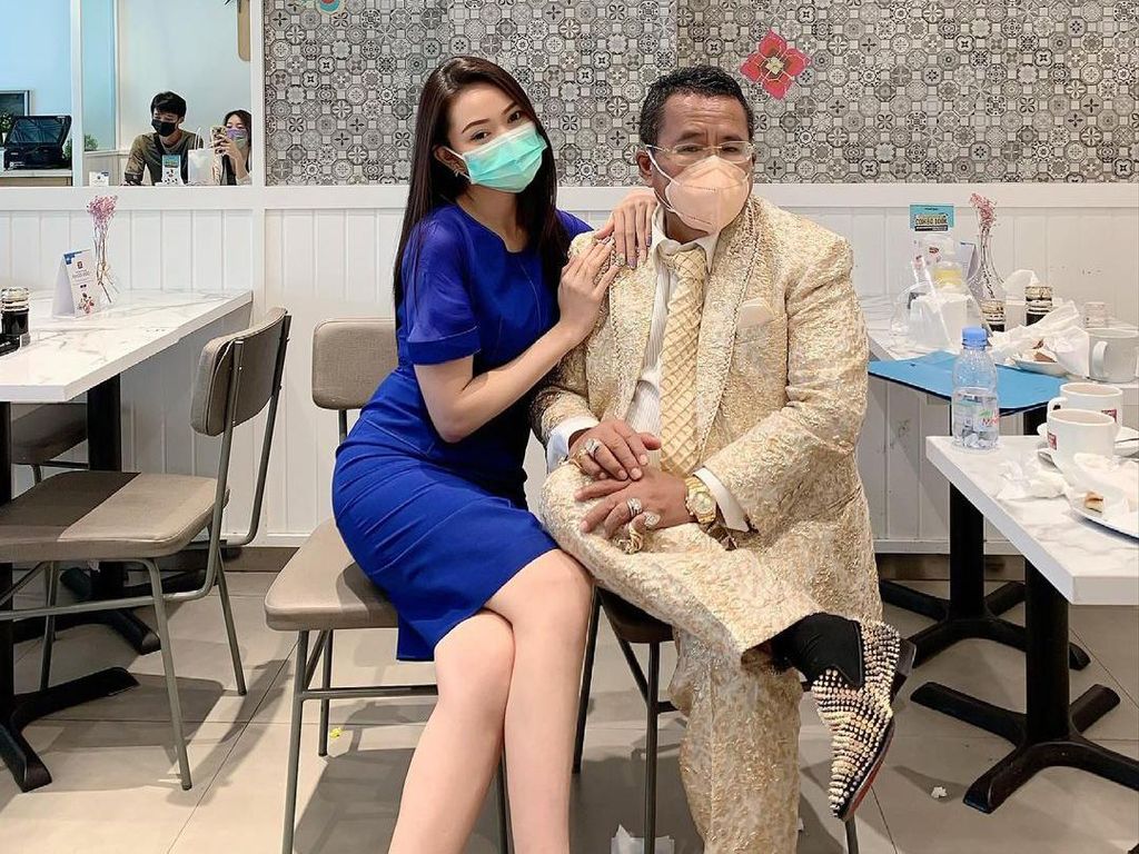 Nikmat Hotman Paris, Tajir Melintir sampai Dikelilingi Asisten Cantik Nikmat Hotman Paris, Tajir Melintir sampai Dikelilingi Asisten Cantik