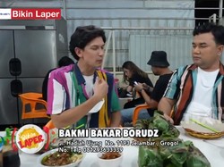 Bikin Laper: Dimas Beck Cicipi Bakmi Bakar yang Sedap Aromanya